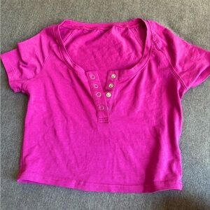 Dazy Soild Button Front Crop Tee (Dark Magenta)